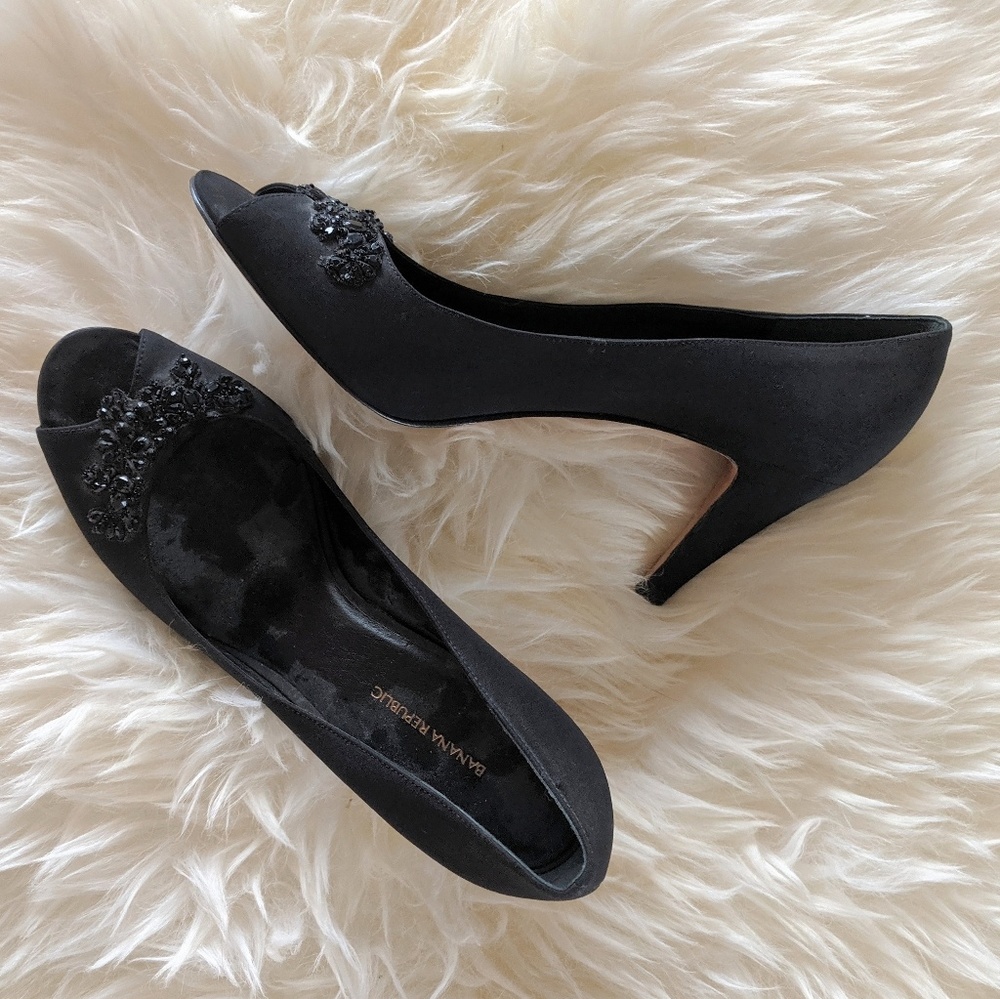 BANANA REPUBLIC jeweled open toe heels sz 8